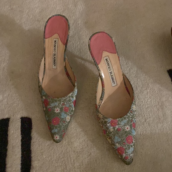 Floral print manolos with silver heel - Picture 2 of 4